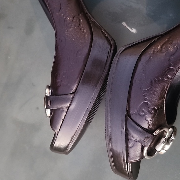 Gucci Gold clasp Horsebit Brown Leather GG Peep Toe Heels Size 40.5 C - Picture 6 of 12